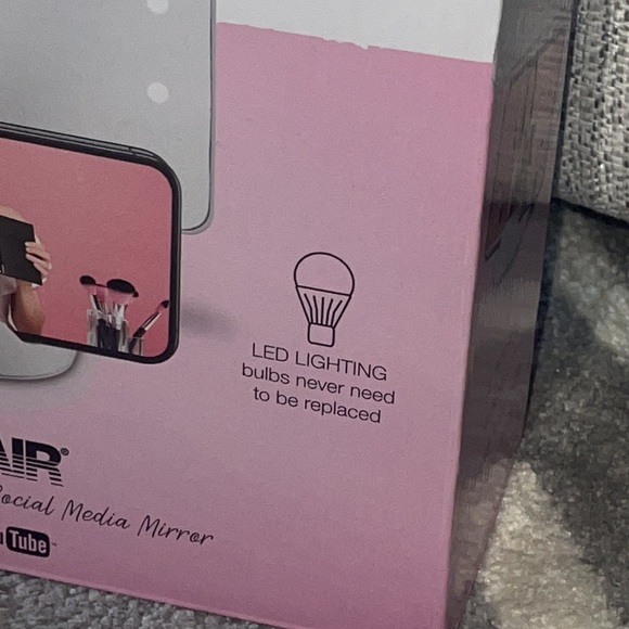 Conair Reflections Hollywood Led- Lighted Mirror - Picture 4 of 5